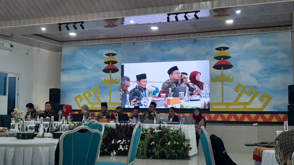 Dekan Fakultas Adab, Dr. Muhamamd Afif Amrullah, M.Pd.I, memaparkan dua agenda prioritas dalam rangka penguatan kelembagaan